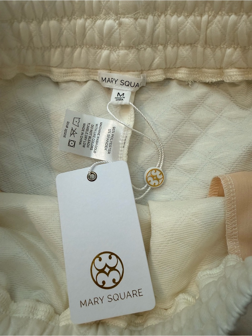 Mary Square Madelyn Set | Ivory - Picture 5 of 7